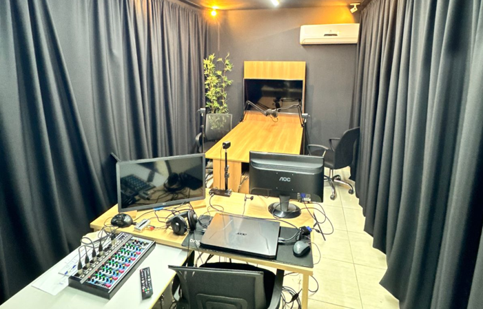 Estúdio podcast Itajaí - Gravação profissional Santa Catarina
